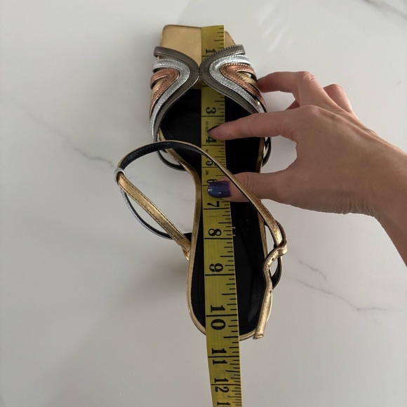 DEE OCLEPPO Carmel Sandals Gold and Silver Strappy Heels sz 9.5 - Picture 14 of 14